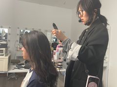 -金夫人化妆摄影职业培训学校