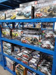 -逝水玩具折扣店