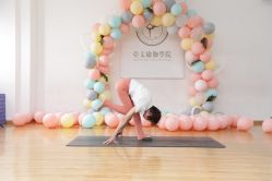 -亚太瑜伽普拉提学院