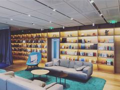 -蔚来中心(北京中关村店)