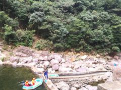 -安吉龙王山峡谷漂流