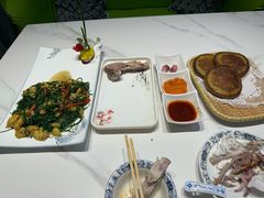 -三江源美食城