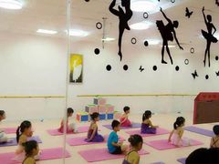 -艺彩童馨舞蹈培训学校(西湖道校区)