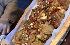 Xichu King Pig Trotter