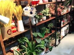 -何兮花店·气球派对鲜花店(马桥银春路万科城店)