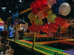 -蹦蹦跳跳(新奥购物中心店)