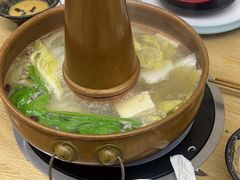 -洞庭洲·防空洞火锅·铜锅涮肉·烧烤(新百广场店)