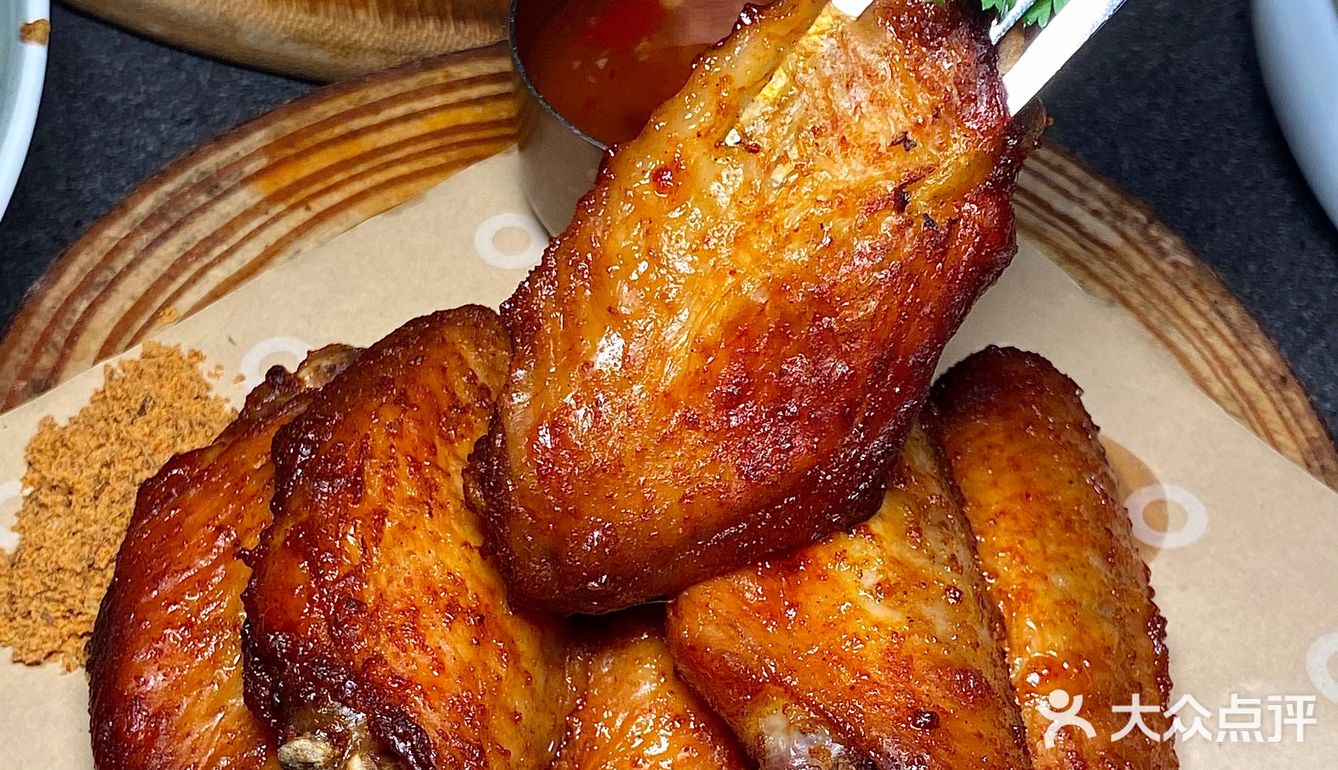 双子塔下的这家餐酒吧尊的美呆！！