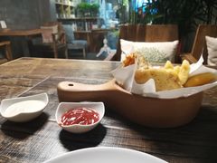 -HIGH FIVE哈福手工汉堡(桂林路店)