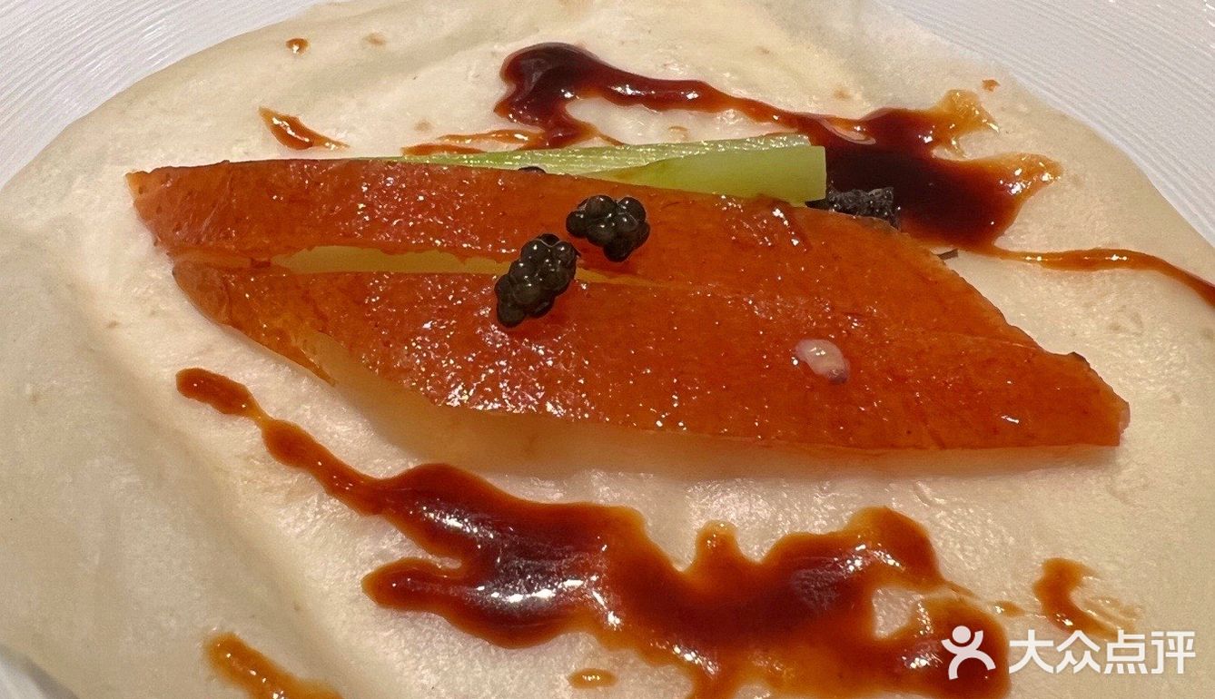 鱼子酱片皮鸭🦆最高规格的烤鸭