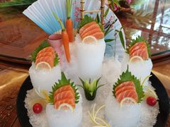 三文鱼拼盘-东湖食堂·湖景餐厅•会议