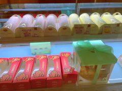 -顶东面包花园·生日蛋糕(世博店)