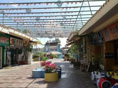 -亚龙湾亚泰商业街