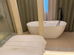 -悦瑢港湾科技美肤芳疗美容