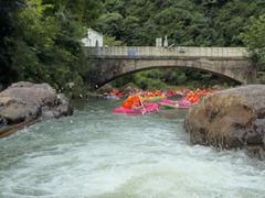 -安吉龙王山峡谷漂流