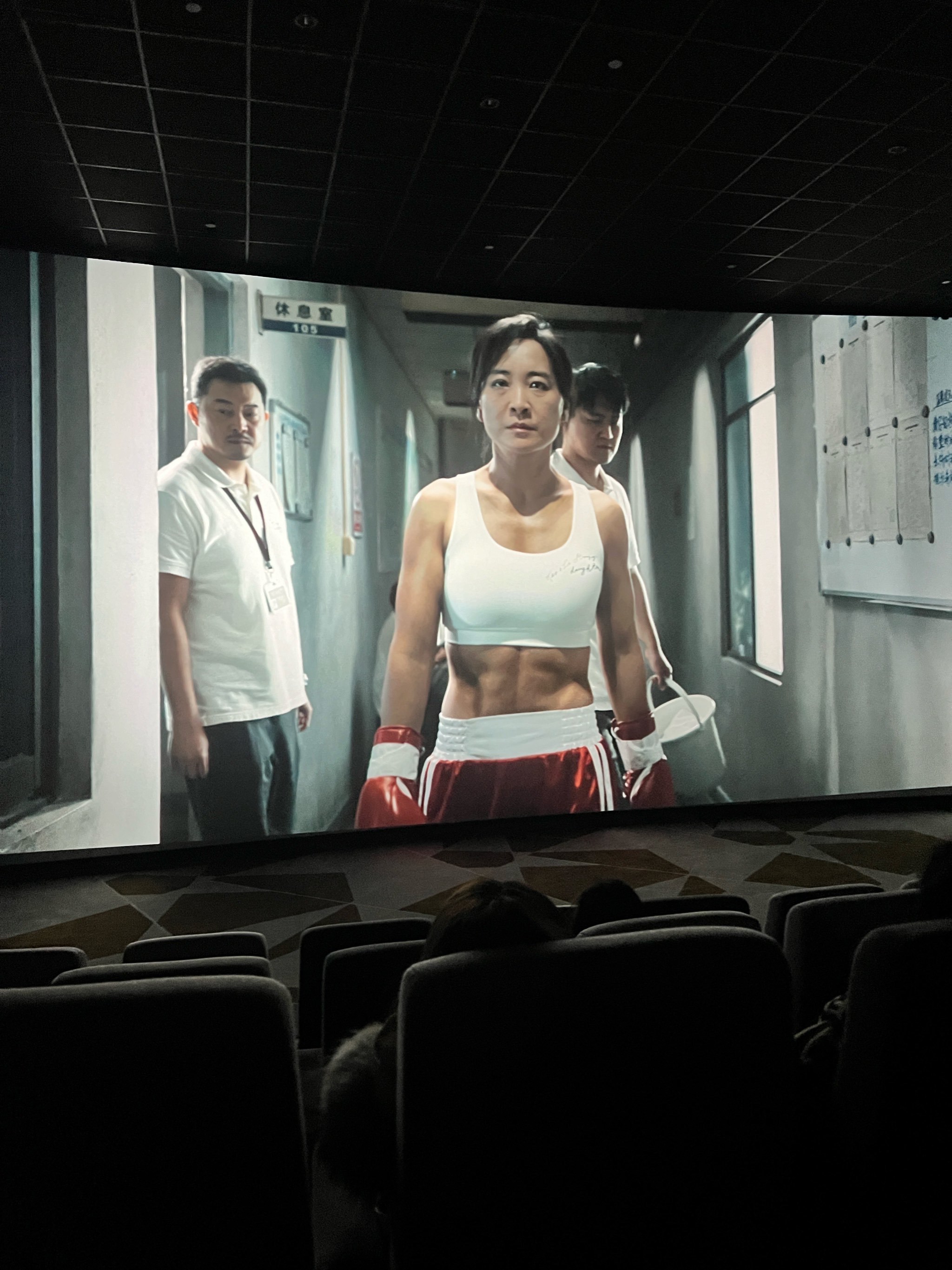 这…简直震惊得我都怀疑是不是一个人了