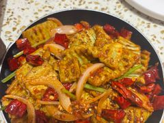 -小董哥烤串·爆汁大油边(故宫店)