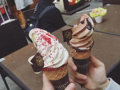 双重巧克力、覆盆子香草-GODIVA(港汇恒隆广场)