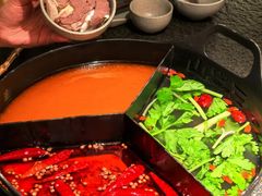 -三出山火锅(南京万象天地店)