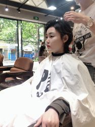 -PE SALON