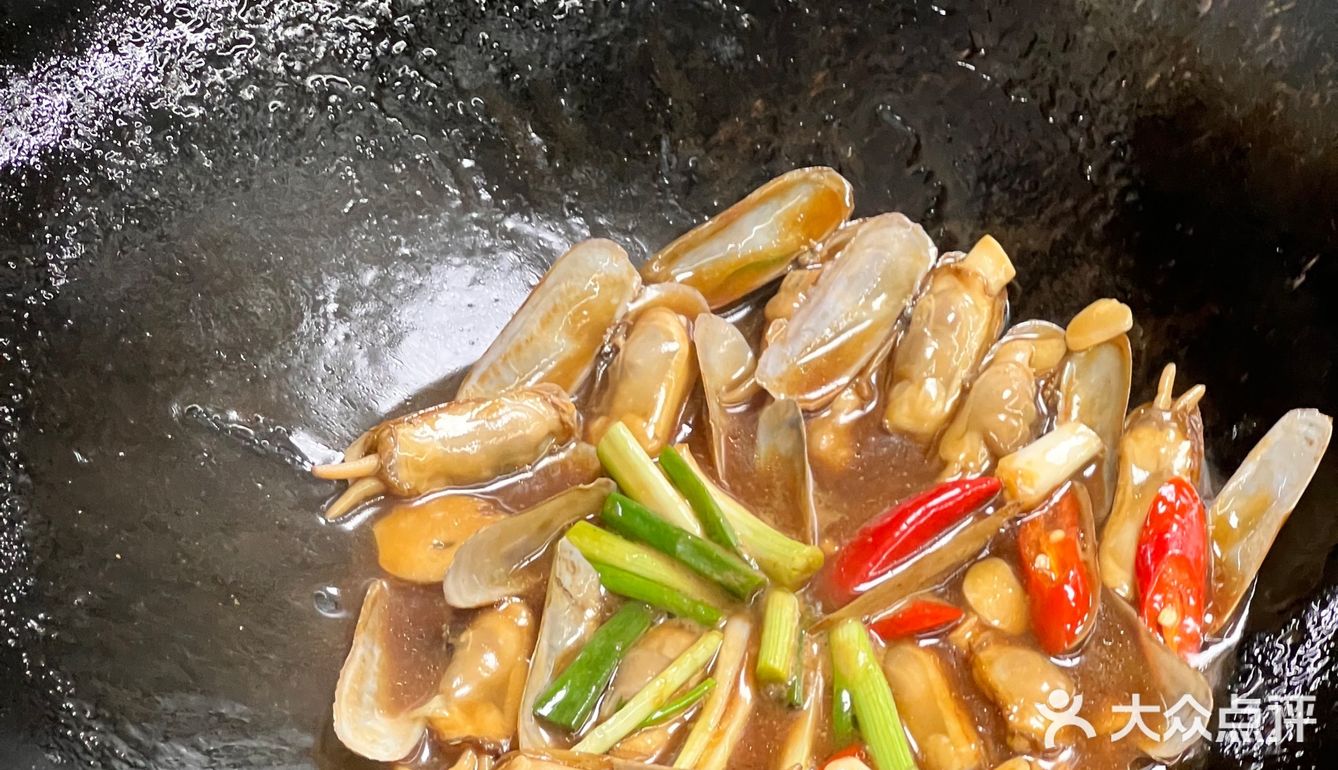 他在厦门海鲜大排档里真的没有对手.. 🥺🥺