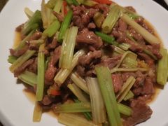 西芹红椒牛肉丝-缪氏川菜(深圳北站缤果空间店)