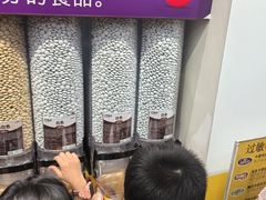 -m豆巧克力世界(上海世茂广场店)