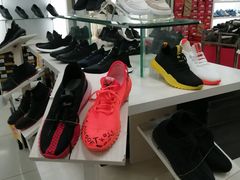 -云柏鞋业(十里堡店)