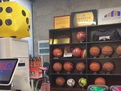 -洛克公园·篮球·足球·羽毛球(莘庄店)