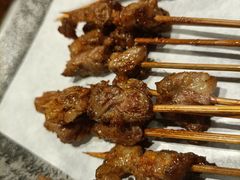 鲜嫩牛小串-管氏翅吧(地安门创始店)