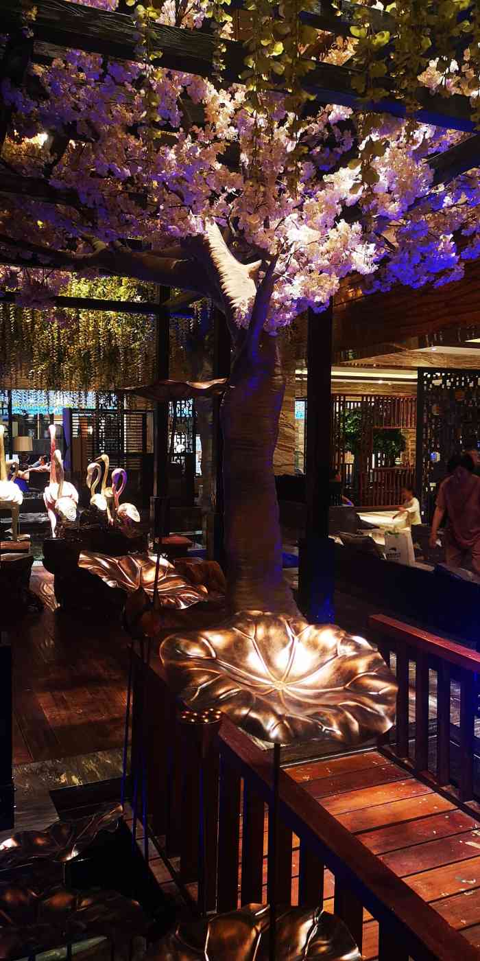 凌奥温泉生活馆-"高大上的洗浴中心,免费自助餐,菜品不是很.