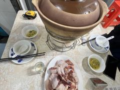 -广味炭炉鸡煲(宝业路分店)