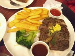 -WOLFGANG PUCK KITCHEN & BAR(迪士尼小镇店)