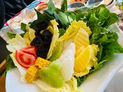 蔬菜拼盘-左庭右院鲜牛肉火锅(浦江欢乐颂店)