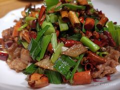 宣威小炒肉-老滇山寨•云南特色菜•地方菜•民族风情歌舞表演(金碧店)