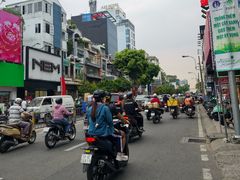 -Bánh Mì Huynh Hoa
