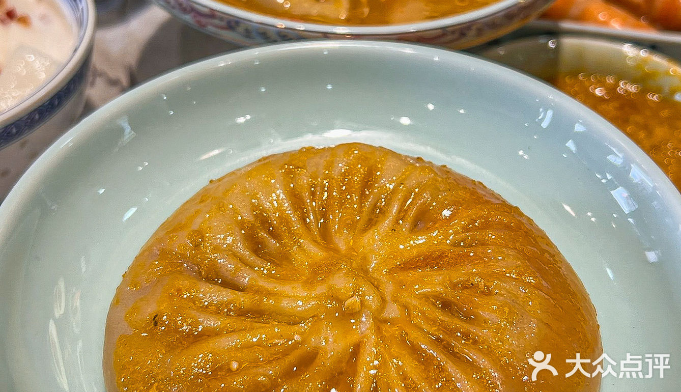 桨声灯影里的金陵蟹黄汤包！一个字绝~