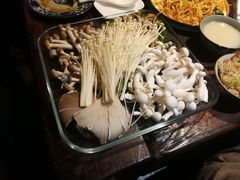 -大匠工房古船木艺术餐厅·猪肚鸡专门店(长白仙岛店)