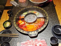 牛油骨汤菌汤锅-味舵主重庆火锅(邓尉路店)