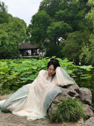 -一揽芳华汉服旗袍体验馆(拙政园店)