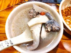 墨脱石锅鸡-滇藏石锅宴(崇仁巷老店)