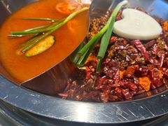 -茅草房·河畔园林火锅