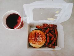 洛杉矶双重车达芝士牛肉汉堡-J·one Bistro吉萬酒厨·牛排