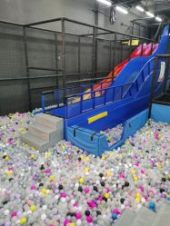 -零重力蹦床空间·滑梯·海洋球·团建(奥特莱斯店)