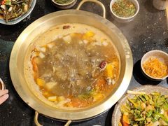 -顶顶汤火牛排火锅·经典铜锅涮肉