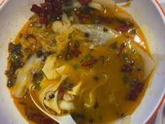 青花椒酸菜鱼-小六鱼你.下饭酸菜鱼(益田假日广场店)