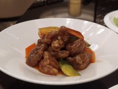 菠萝咕噜肉-皇冠假日酒店-御皇轩中餐厅
