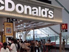 -麦当劳(深圳北站B2检票口楼上)