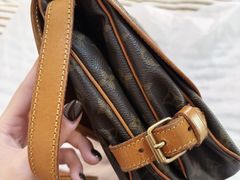 -小飞侠奢侈品回收 寄卖 养护(宝山宝龙广场店)