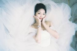 -莫小姐婚纱